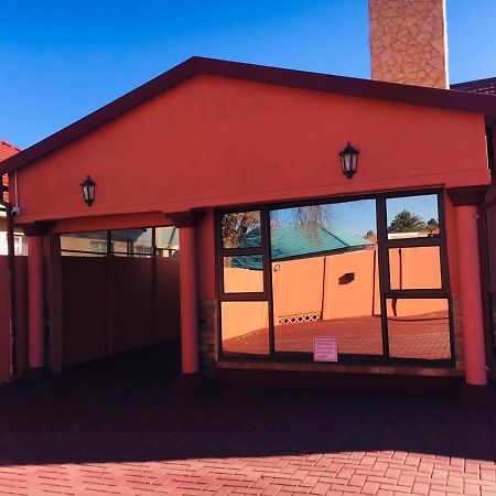 Forever Comfy Bed Bed & Breakfast Vanderbijlpark ภายนอก รูปภาพ