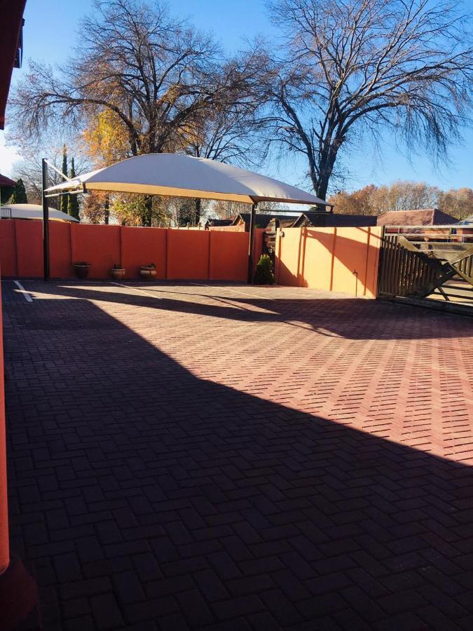 Forever Comfy Bed Bed & Breakfast Vanderbijlpark ภายนอก รูปภาพ